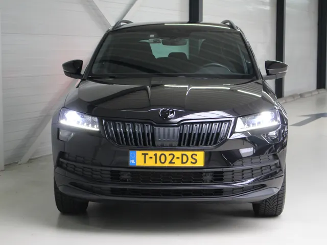 Škoda Karoq 1.5 TSI ACT Sportline Blackstyle Navigatie | Camera | Digitale Cockpit | Stoelverwarming | Adaptieve Cruuse Control