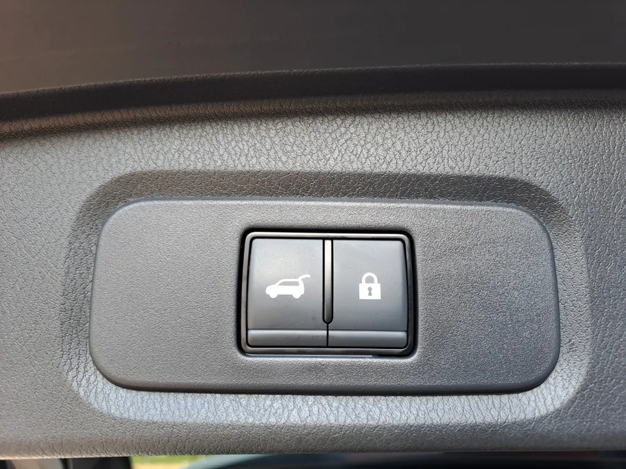 Nissan QASHQAI 1.3 MHEV Tekna Plus | Leer | Voorstoelen verwarmd | 360 Camera | Navigatie | 20'' LM | Stoel Massage | Luxe Lederen Bekleding | Dode Hoek Detectie | Apple Carplay/Android Auto