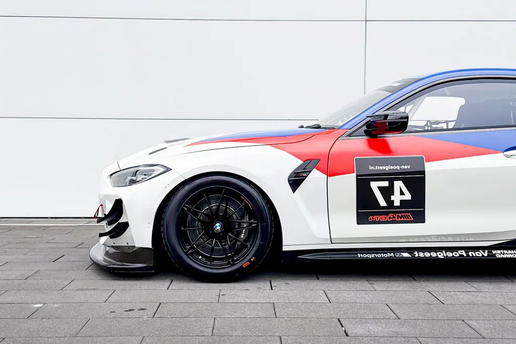 BMW M4 GT4 405kW