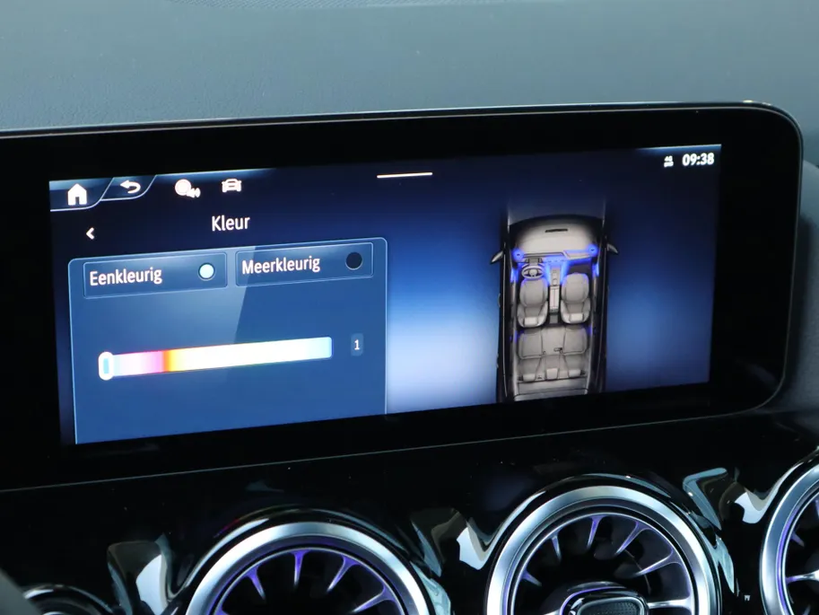 Mercedes-Benz GLA 180 AMG Line l Keyless l Achteruitrij camera l Stoelverwarming
