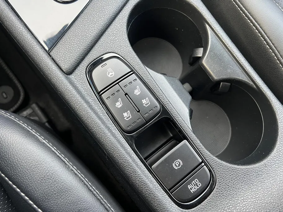 Kia Niro 1.6 GDi Hybrid ExecutiveLine Full options | Dealer onderhouden | Leder interieur | Stoelverwarming en verkoeling | Schuifkanteldak