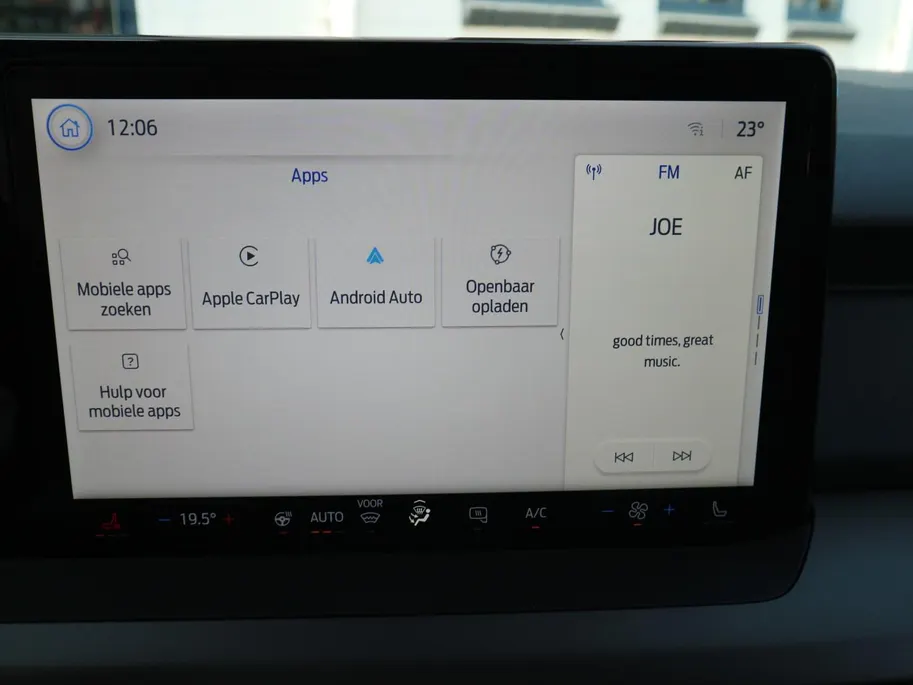 Ford E-Transit Courier Limited 44 kWh | TREKHAAK | NAVI | WINTERPACK |
