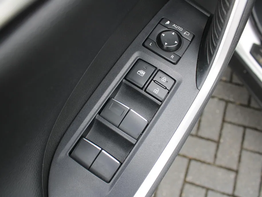 Toyota RAV4 2.5 Hybrid AWD Dynamic | 18' LM | Trekhaak | Camera binnenspiegel | 360 Camera | Cruise adapt. | Dodehoek detectie | Elek. achterklep | LM winterset |