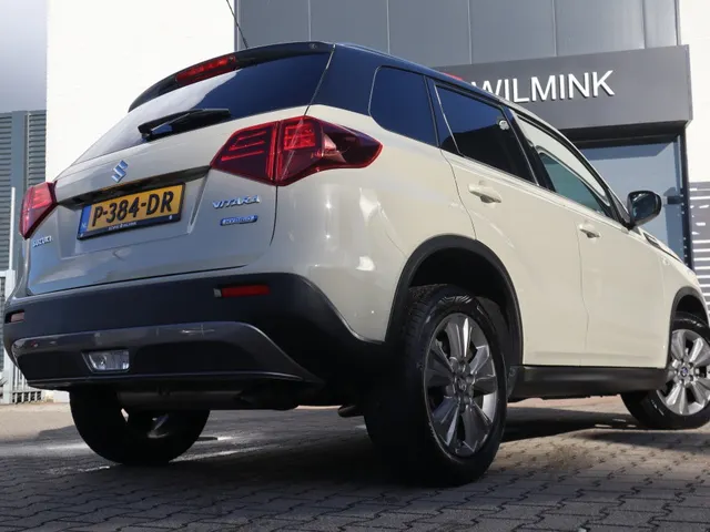 Suzuki Vitara 1.4 BoosterJet Select Hybrid AdaptiveCruise | Carplay | All seasons