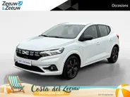 Dacia Sandero 90PK TCe Journey | Camera | Armsteun | Climate Control | Parkeersensoren | Apple CarPlay/Android Auto | Licht & Regen Sensor | Cruise Control | Lichtmetalen Velgen | Full LED |