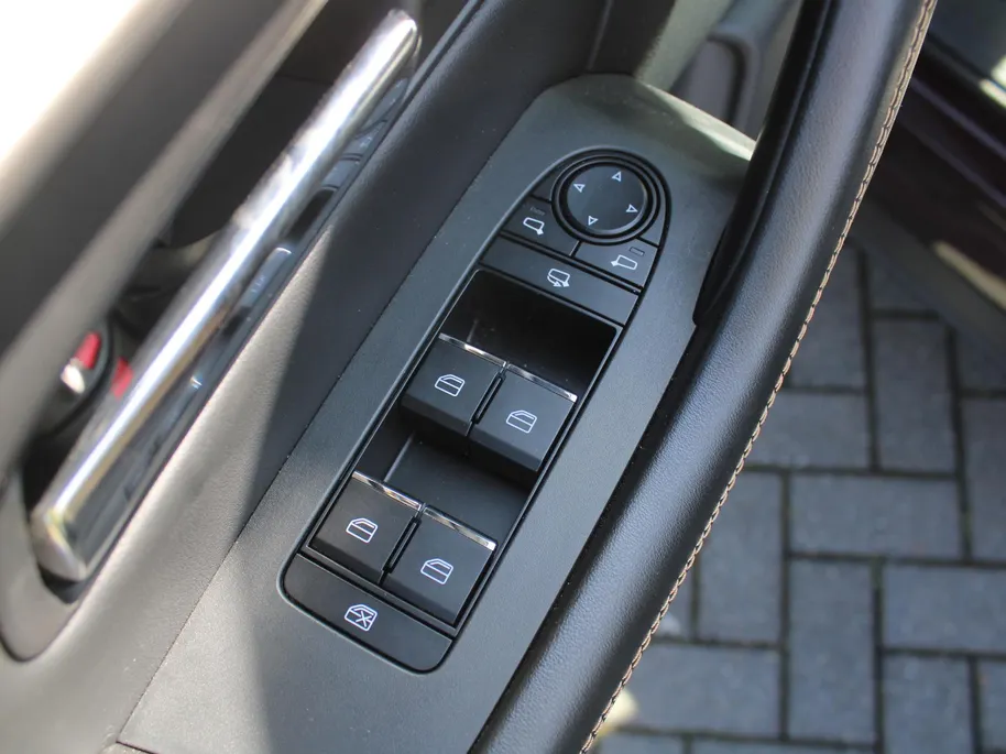 Mazda CX-80 2.5 e-SkyActiv PHEV Homura Plus | Stuur-/stoelverwarming+ventilatie | Schuifdak | Leer | HUD | Elek. stuur-/stoelverstelling | Camera rondom | 20' LM |