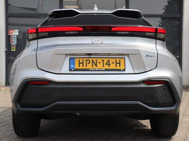 Toyota C-HR 1.8 Hybrid 140 Dynamic | Blindspot | Parkeersensoren V+A
