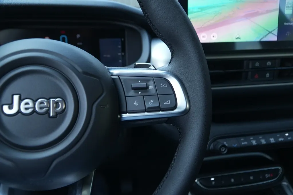 Jeep Avenger 1.2 e-Hybrid Summit | Navi | JBL | Camera | Winter | 18'