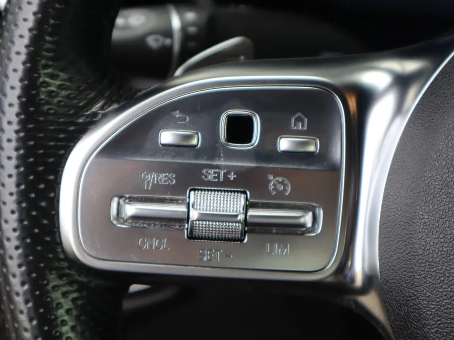 Mercedes-Benz GLC Coupé 300e 4MATIC Business Solution AMG l Trekhaak l Stoelverwarming l Achteruitrij camera