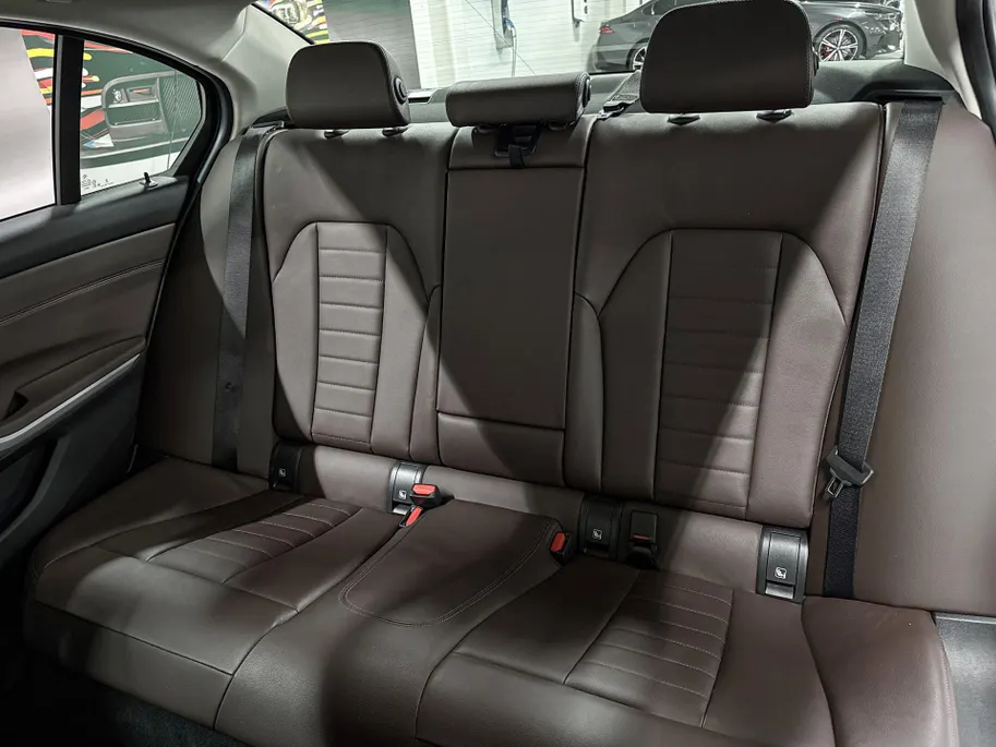 BMW 3 Serie Sedan 320e