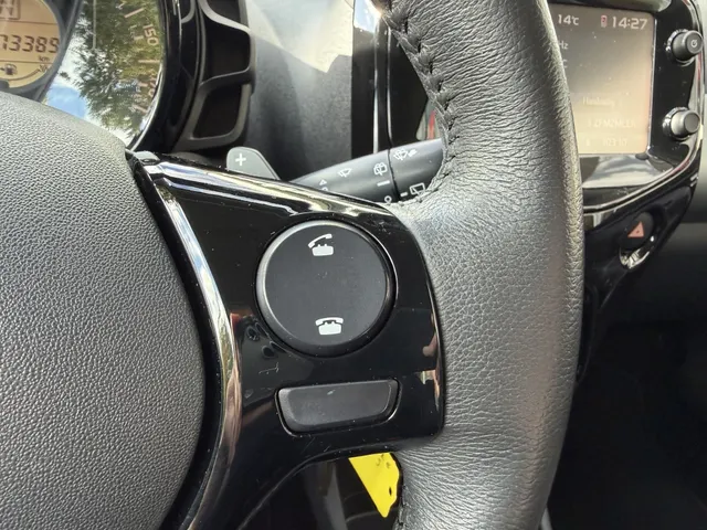 Citroën C1 1.0 VTi Automaat 5D SHINE | Leder | Camera | ECC | PDC | All-Season