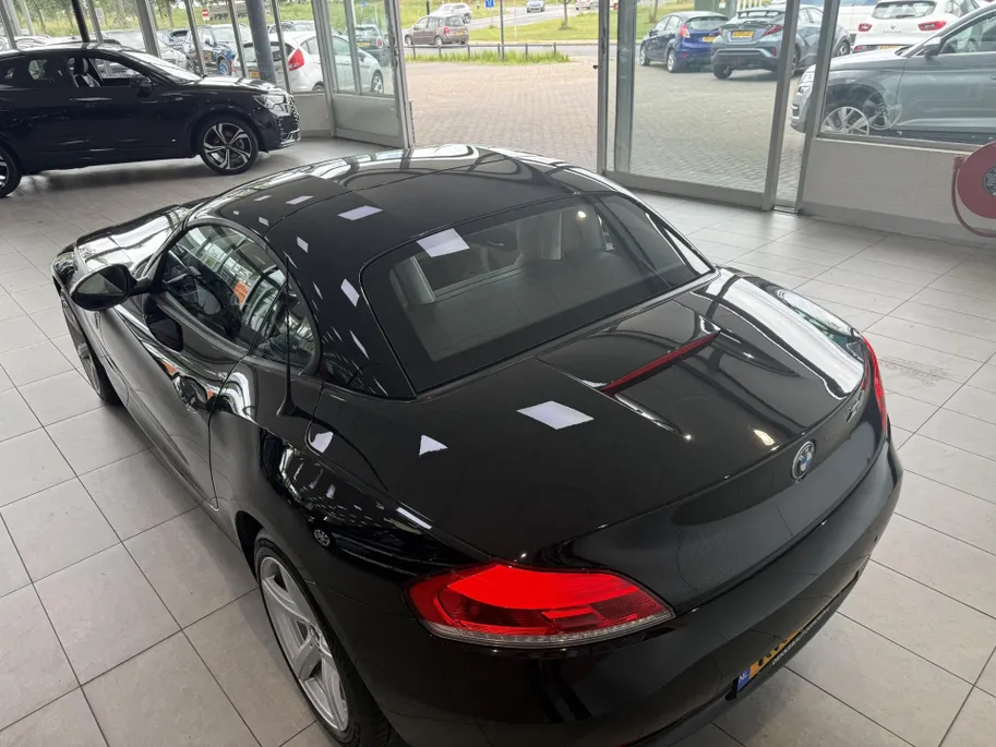 BMW Z4 Roadster sDrive23i 204PK Handgeschakeld Executive Stoelverwarming