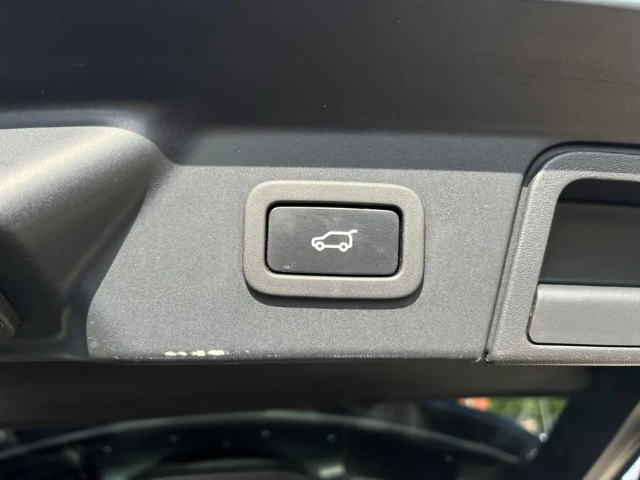 Land Rover Range Rover Velar 2.0 P400e S |Meridian Audiosysteem|Elektrisch bedienbare achterklep| Dodehoek detectie| Trekhaak| 12 maanden Bovag Garantie|