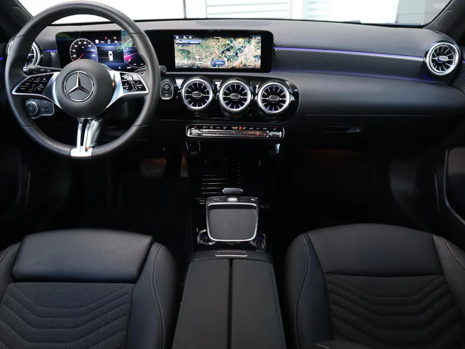 Mercedes-Benz A-Klasse 180 Star Edition Luxury Line l Keyless l Achteruitrij camera l Stoelverwarming