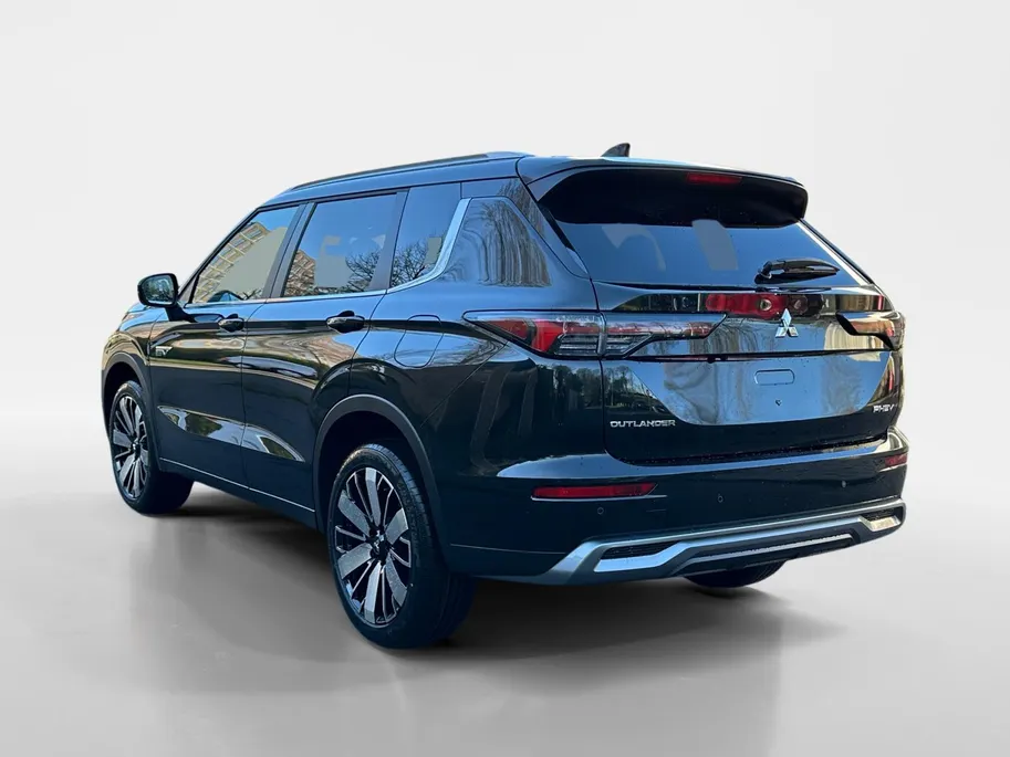 Mitsubishi Outlander 2.4 PHEV First Edition | 6000 EURO KORTING | NU DIRECT LEVEBAAR | 8 JAAR GARANTIE |