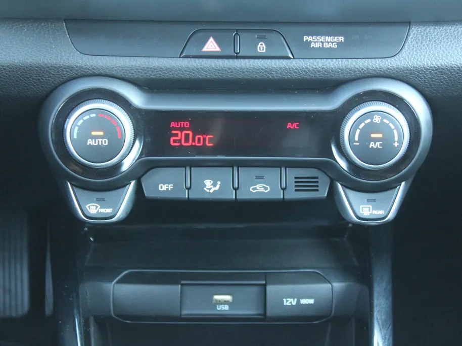 Kia Stonic 1.0 T-GDi MHEV DynamicLine | Navi | Clima | Cruise | Camera | 15' LM | Parkeersensor achter |