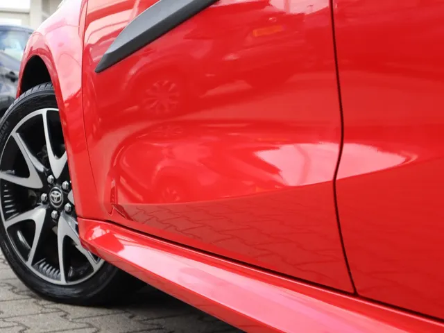 Toyota Yaris 1.5 Hybrid Launch Edition Bi-tone | JBL | Blindspot