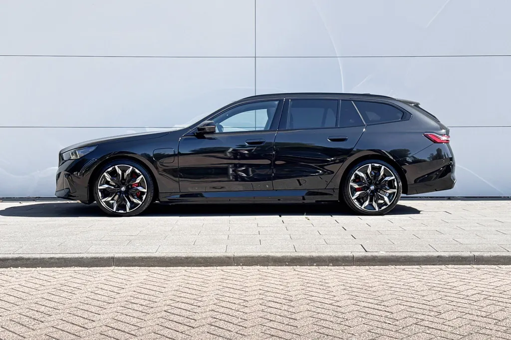 BMW 5 Serie Touring 550e xDrive