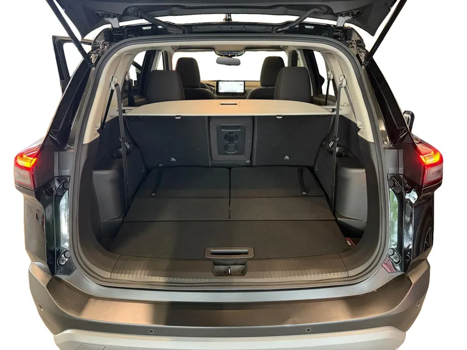 Nissan X-Trail Check uitvoering | Navi | Camera | Pano | Cruise |