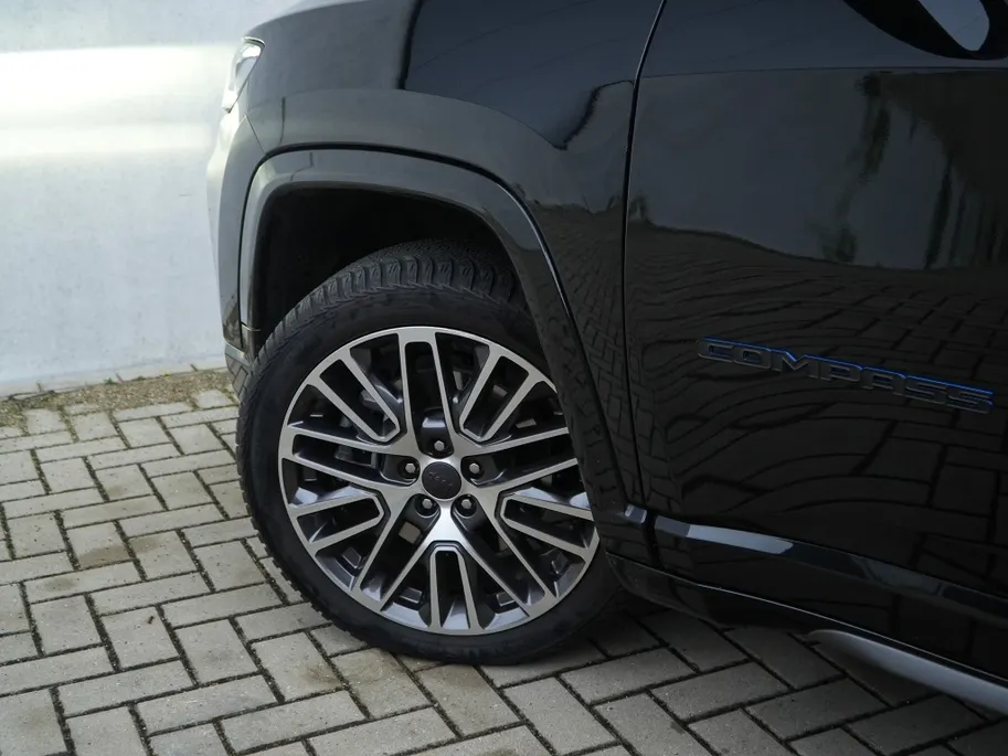 Jeep Compass 4xe 240 PK Hybrid Summit | Leder | Winter | Navi | Premium | 19'