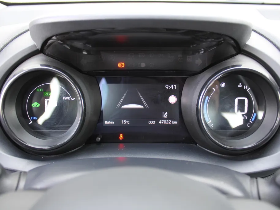 Mazda 2 Hybrid 1.5 Agile | Comfort pakket | CarPlay | Camera | Stuur-/stoelverwarming | Cruise adapt. | 15' LM |