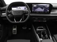 Audi Q3 1.5 200kW e-hybrid S edition 272 PK · Tech plus · Lederen bekleding · Trekhaak elek. wegklapbaar
