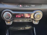 Kia Stonic 1.0 T-GDi MHEV 100pk DynamicPlusLine / Navi /Camera / Stoel-stuurverwarming
