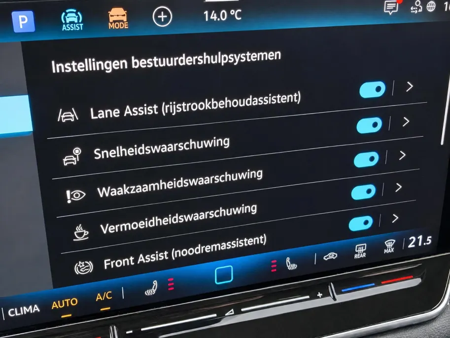 Volkswagen Tiguan 1.5TSI/150PK DSG Life Edition · Trekhaak · Navigatie · Apple/Android Car Play · Stoelverwarming · Garantie t/m 19-01-2028