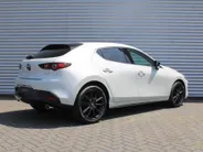 Mazda 3 2.0 e-SkyActiv-G M Hybrid 150 Homura | Stoelverwarming | Camera | Dodehoek detectie | HUD | 18' LM | LED | Cruise adapt. |