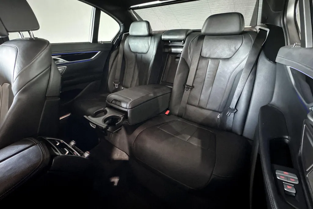 BMW 7 Serie 745e High Executive