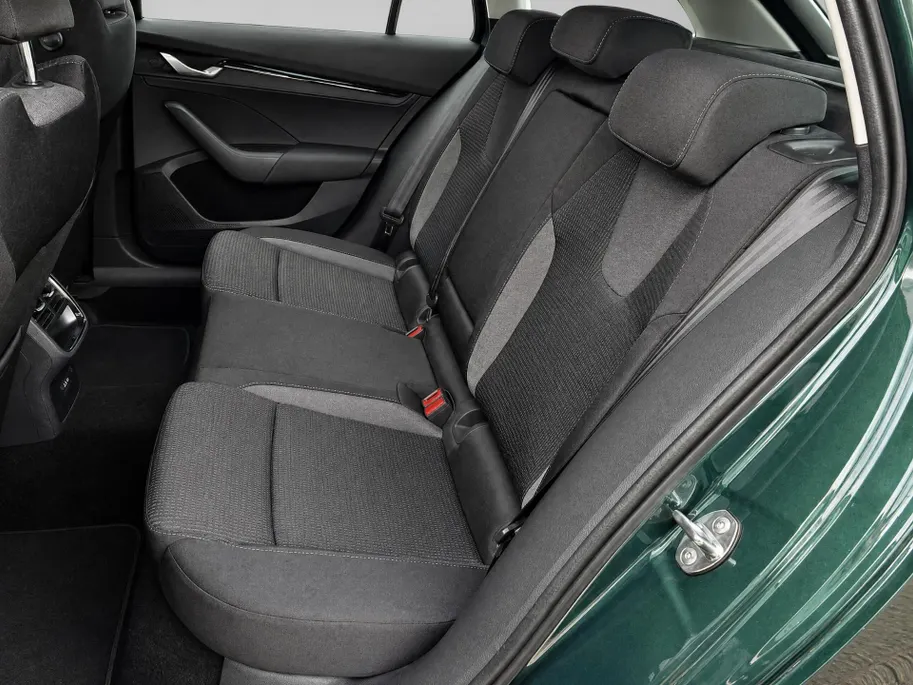 Škoda Octavia Business Edition Plus 1.5 TSI m-HEV 85 kW / 115 PK DSG | Chrome Pakket | 18'' lichtmetalen velgen | Trekhaak