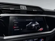 Audi Q3 45 TFSIe 245pk S edition · Trekhaak Wegklapbaar · 360 Camera · Lederen Bekleding · Adaptive Cruise Control · Apple/Android Car Play · Elek. Achterklep · Keyless · 19'' Inch ·