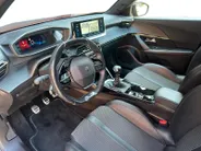 Peugeot 2008 1.2 PureTech GT-Line | 360 Camera | Navigatie | Cruise & Climate Control | Apple Carplay & Android Auto | 3D Cockpit | Dodehoek Detectie | 12 Maanden BOVAG Garantie