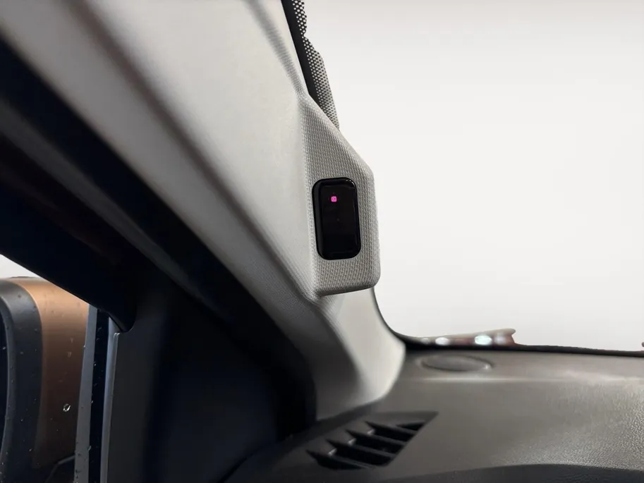 Dacia Jogger 1.8 hybrid 155 limited edition 7p. AUTOMAAT NAVI AIRCO CAMERA CRUISE CONTROLE APPLE CARPLAY ANDROID AUTO LM VELGEN 7 STOELEN !!LET OP RIJDENDE DEMO VRAAG NAAR ACTUELE KMSTAND!!!