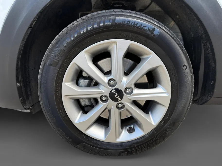 Kia Stonic 1.0 T-GDi MHEV DynamicLine Navigatie | Achteruitrijcamera | Lichtmetaal | Resterende fabrieksgarantie |