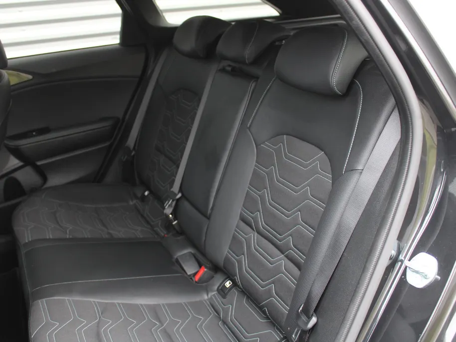 Kia Ceed Sportswagon 1.0 T-GDi MHEV Design Edition | Stuur-/stoelverwarming | Cruise adapt. | Camera | 16' LM | Dodehoekdetectie | JBL audio | LED |