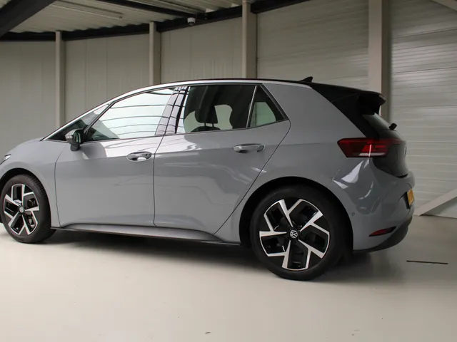 Volkswagen ID.3 Pro 58 kWh | Navigatie via Apple Carplay | PDC+Camera | Voorruitverw. | 19 inch LM | 93% SoH