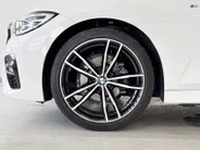 BMW 3 Serie Sedan 318i High Executive