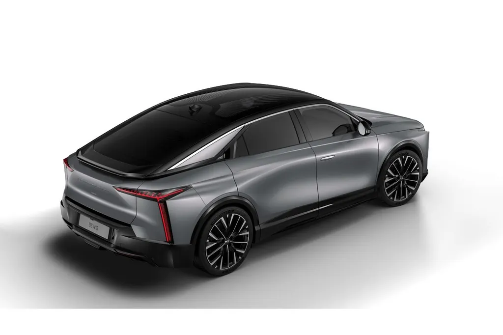 DS N°8 Pallas Black Edition
