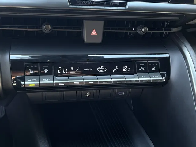 Toyota C-HR 2.0 PHEV 220 Dynamic | Stuur en Stoelverwarming
