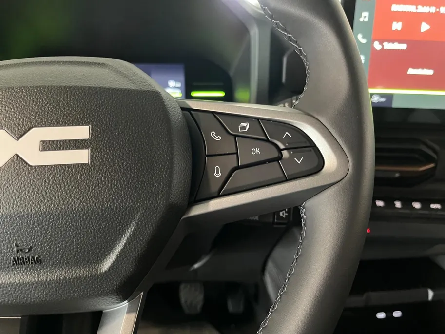 Dacia Duster 1.2 TCe 130 mild hybrid 4x4 Extreme Betreft demonstratie auto vraag naar de actuele kilometerstand en beschikbaarheid