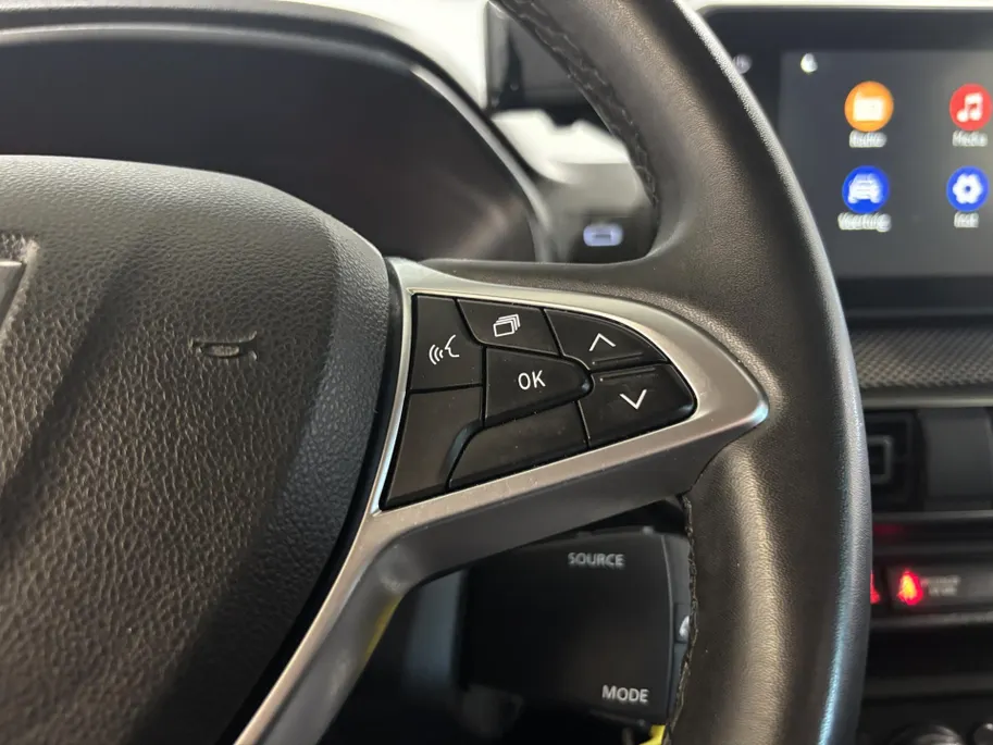Dacia Sandero 90PK TCe Comfort | Apple CarPlay/Android Auto | Airco | Cruise Control | Full LED | Armsteun | Elektrische Ramen & Spiegels | Licht & Regen Sensor |
