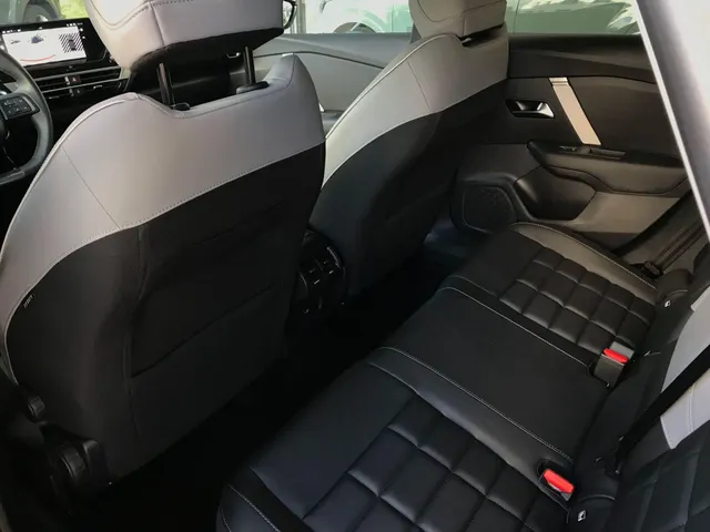 Citroën C4 1.2 Hybrid 136 Max