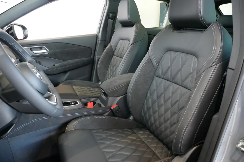 Nissan QASHQAI 1.5 e-Power Tekna Plus |360grd Camera|Navigatie|Pro-pilot|Stoelgeheugen|Bose audio|Nappa lederen bekleding|Two-tone kleurstelling|Parkeersensoren voor en achter|Cold Pack| Panoramisch glazendak|