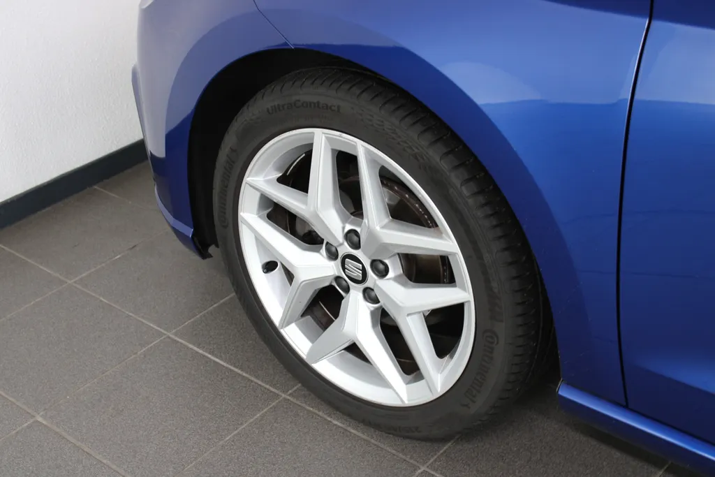 SEAT Ibiza 1.0 TSI FR Business Intense / Camera / Trekhaak afneembaar / Navi. / Full led / Apple Carplay /