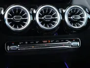 Mercedes-Benz B-Klasse 180 AMG Line l Keyless l Achteruitrij camera l Stoelverwarming l Memory