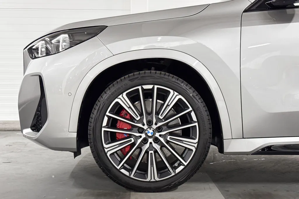 BMW iX1 xDrive30