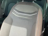 SEAT Arona 1.0EcoTSI/95PK FR · Apple/Android Car Play · LED · Cruise control · Garantie t/m 08-04-2027