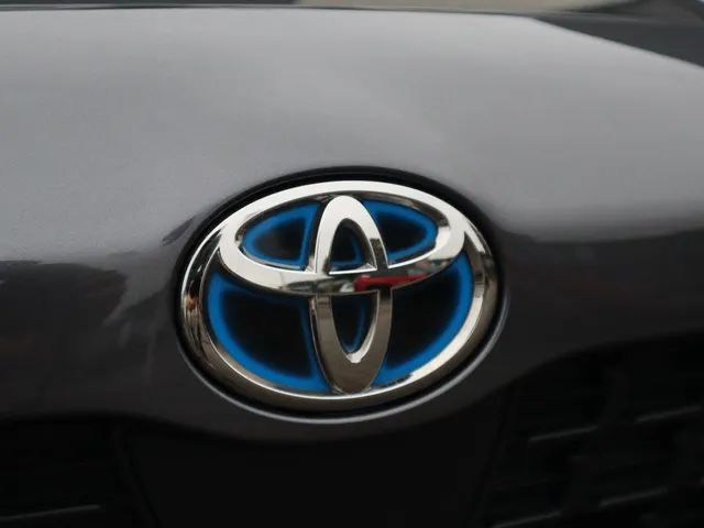 Toyota Yaris Cross 1.5 Hybrid Dynamic Trekhaak | Stoel en stuurverwarming | Parkeersensoren