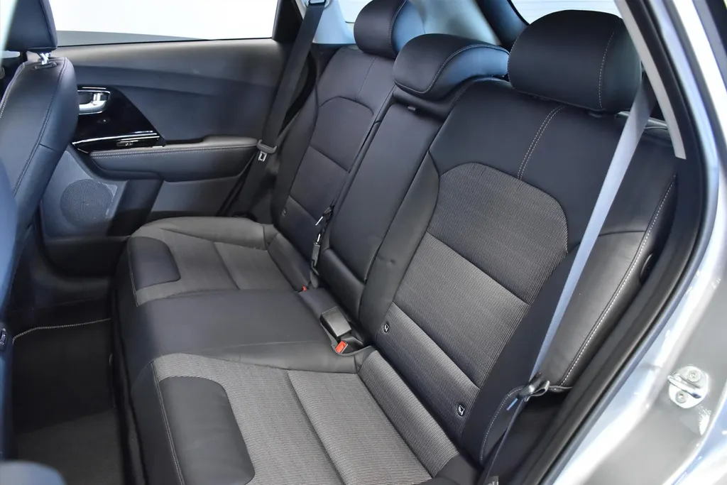Kia Niro 1.6i Hybrid DCT6 BusinessPlusLine Edition